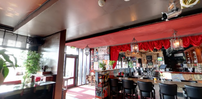 Comentarii opinii despre The Lux