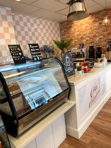 Pita Delicatessen Cakes