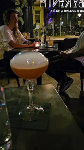 Labyrinth Cocktail Soul Food & Poetry Bar - Horeca