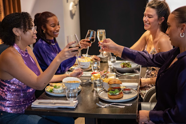 Comentarii opinii despre Pillars Bar & Kitchen