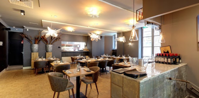 Zinc wine&dine Phone number