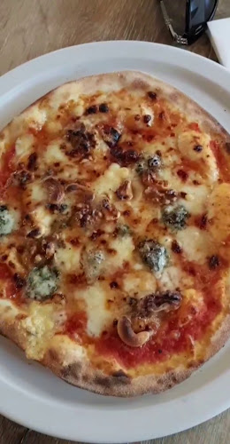 Opinii despre Pizzeria - Gelateria ATTRAVERSO în Zelhem - Horeca