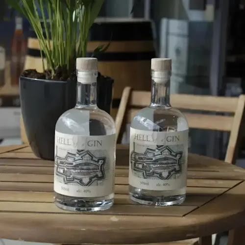 Comentarii opinii despre Slijterij-Wijnhandel "La Bouteille"