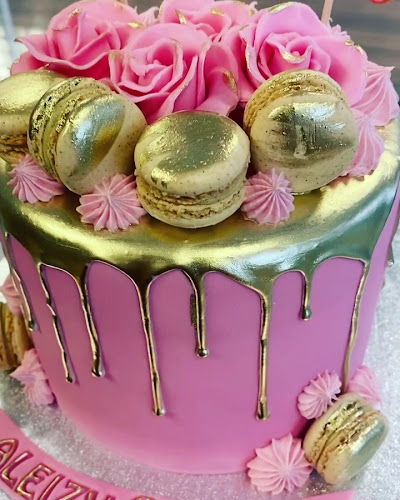 Pita Delicatessen Cakes