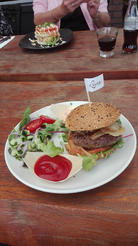 Comments and reviews of Loetje Bergen