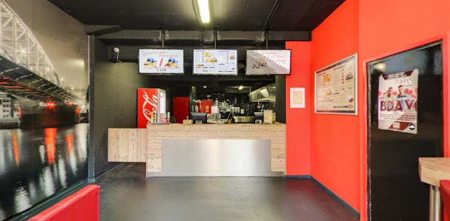 Johnny's Burger & O'Tacos