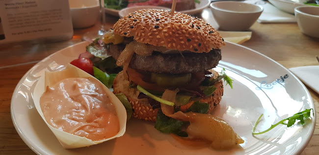 Loetje Bergen Phone number