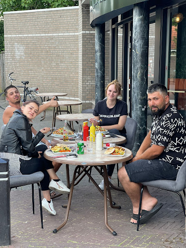 Comentarii opinii despre Hart van Gemert