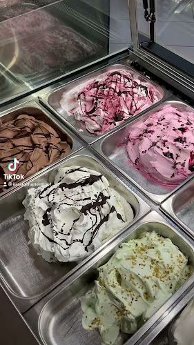 IJssalon Hartentroef Open Times