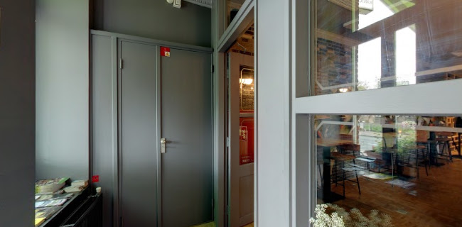 Comments and reviews of Zinc wine&dine