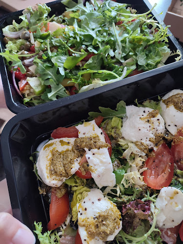 Comentarii opinii despre BASTA!