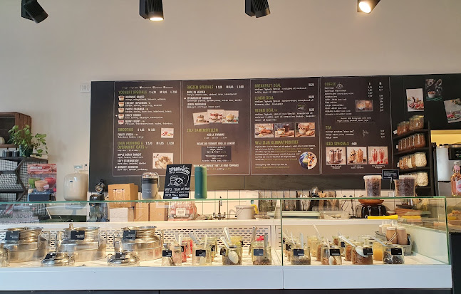 YB by Yoghurt Barn Haarlem