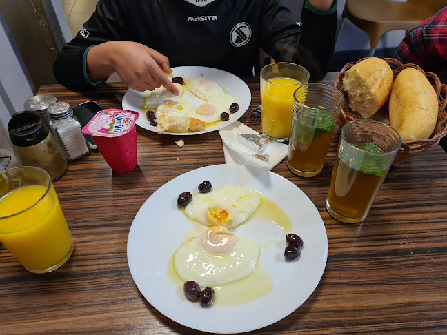 Comentarii opinii despre Bakkerij menara Boulangerie en Patisserie ontbijt en lunch Vuurplaat 322)