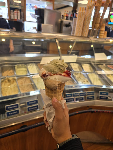 IJssalon Bastani - Eindhoven