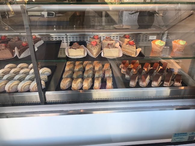 Rolet patisserie (Perzisch)