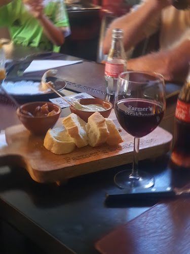 Comentarii opinii despre Farmer's Steakhouse