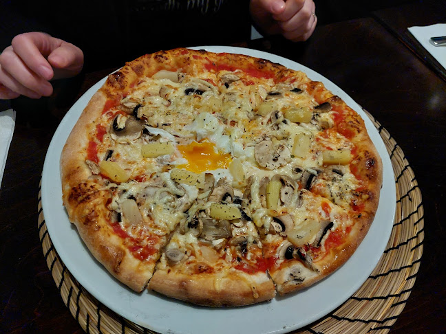 La Piazza Phone number