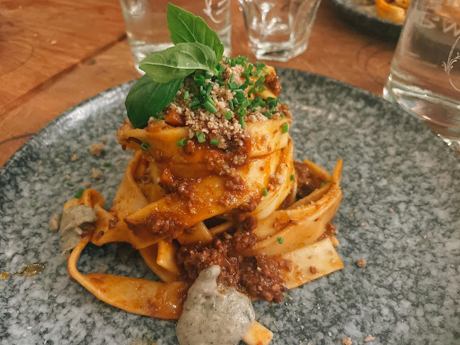 Comentarii opinii despre Mr. & Mrs. Watson