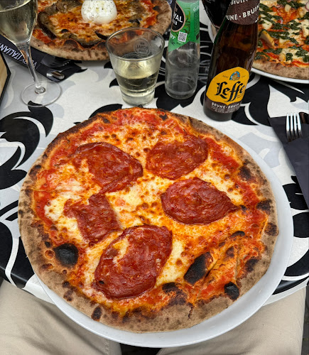 Opinii despre Very Italian Pizza în Den Haag - Horeca