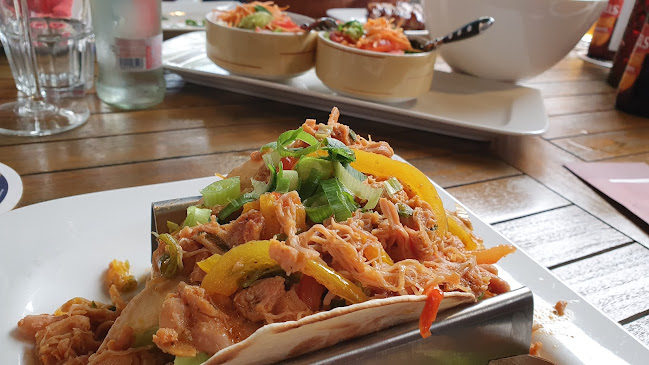 Davila's Kitchen & Bar