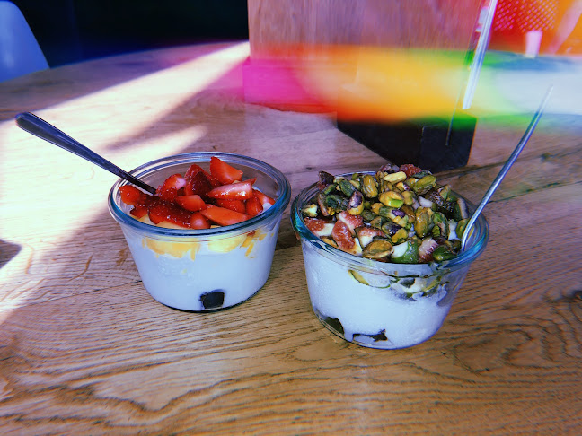 YB by Yoghurt Barn Haarlem - Horeca