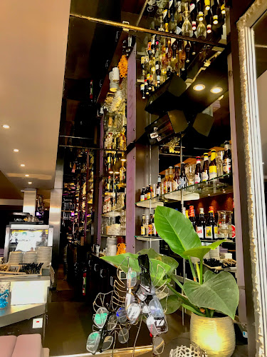 Café CinQ Open Times