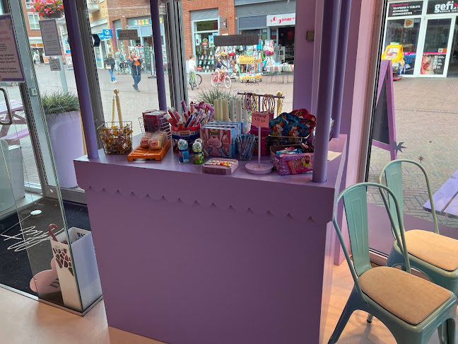 Comentarii opinii despre Sugar Addict B.V.