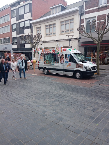 Ijswagen op locatie Gelato da Domenico ICE CREAM ijswagens spaubeek ijscoman. - Horeca