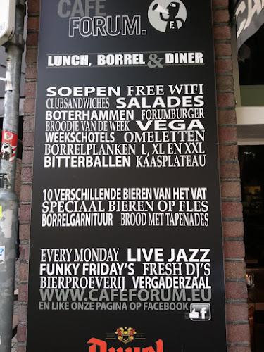 Comentarii opinii despre Café Forum