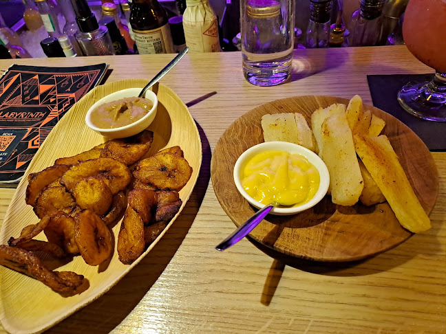 Labyrinth Cocktail Soul Food & Poetry Bar - Horeca