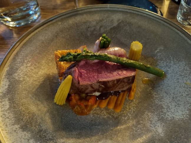 Zinc wine&dine Phone number