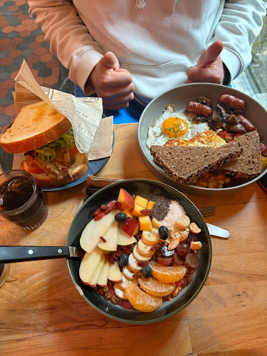 Comentarii opinii despre Livin' Room