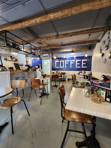 Y.A.M's Koffie & Lunch Open Times