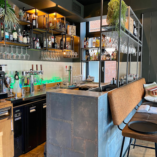 Zinc wine&dine Phone number