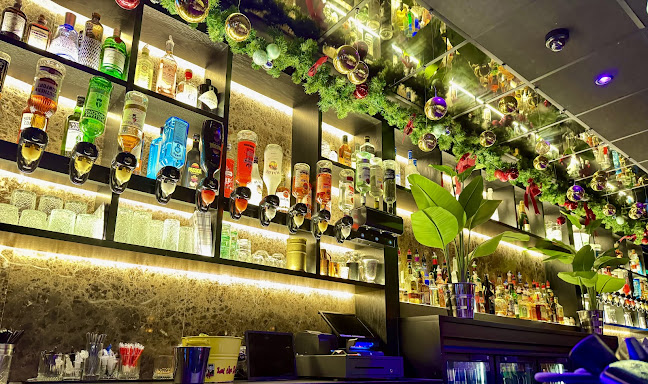 Café Confetti Open Times