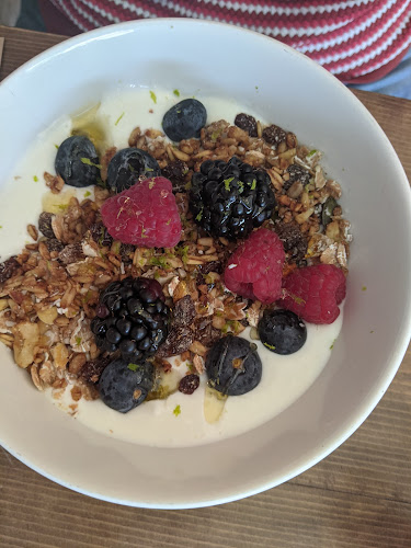 Fjaka Amsterdam Phone number