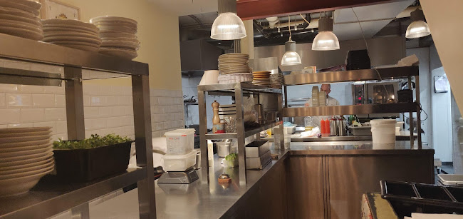 Comments and reviews of Louise Petit Restaurant