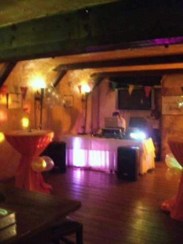 Florizz Bar & Kitchen Phone number