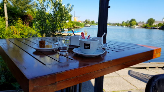 Ross Lovell aan de Waal - Ridderkerk