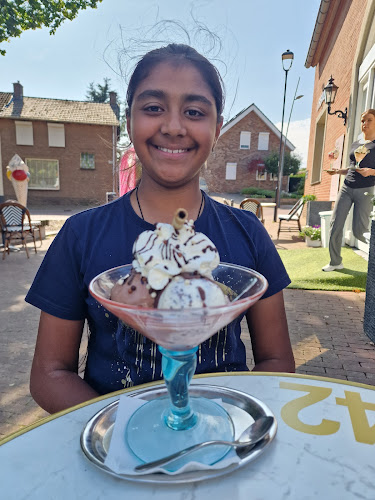 Comments and reviews of IJssalon Op de Douve