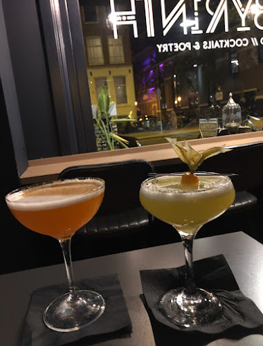 Comentarii opinii despre Labyrinth Cocktail Soul Food & Poetry Bar
