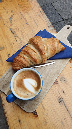 Comentarii opinii despre Koffie Leute Brauhaus