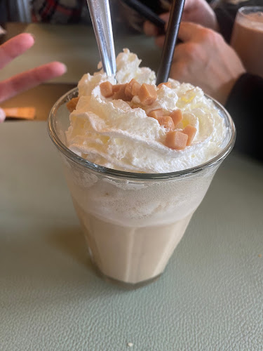 Stefans Broodjesbar Phone number