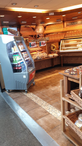 Reviews of Savonije Versbakkerij Winkelcentrum Deppenbroek in Enschede - Horeca