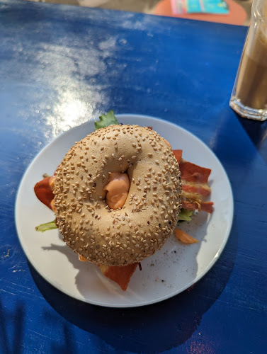 Opinii despre Haley's Comet Breakfastclub în Den Haag - Horeca