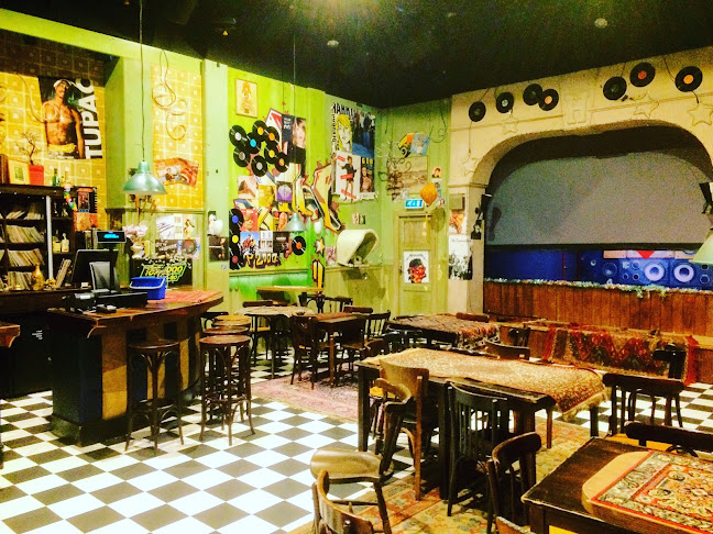 Comentarii opinii despre Top 2000 Café