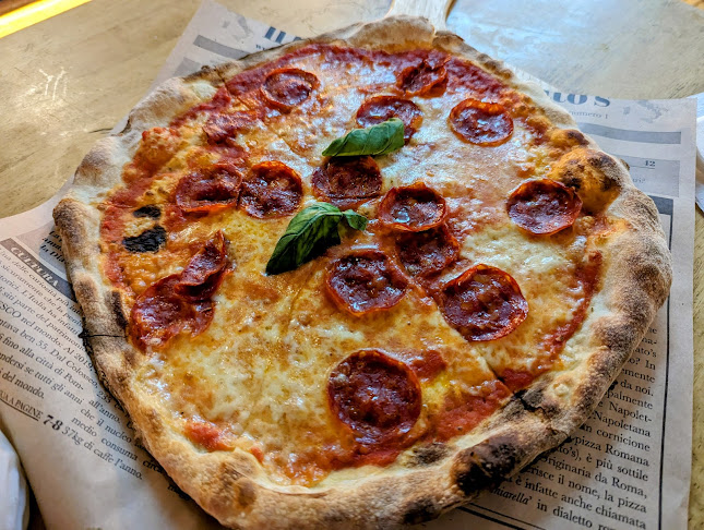 Renato's Pizzeria - Foodhallen - Amsterdam