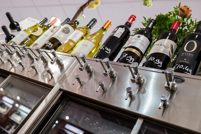 Opinii despre Cruwijn 'Voor al uw wijn & gedistilleerd' în Roden - Horeca