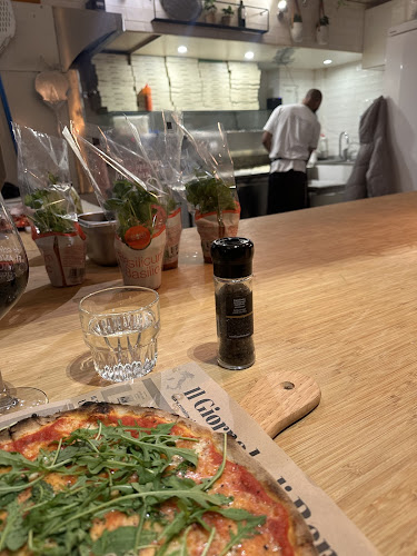 Opinii despre Renato's Pizzeria - Foodhallen în Amsterdam - Horeca
