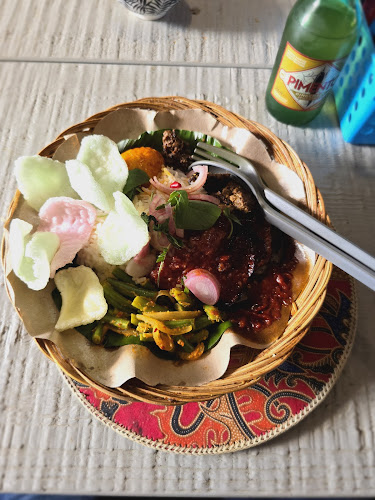 Comentarii opinii despre Warung Senang